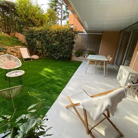 Cosy 2 Pieces, Jardin Privatif Et Piscine Fabron Apartamento